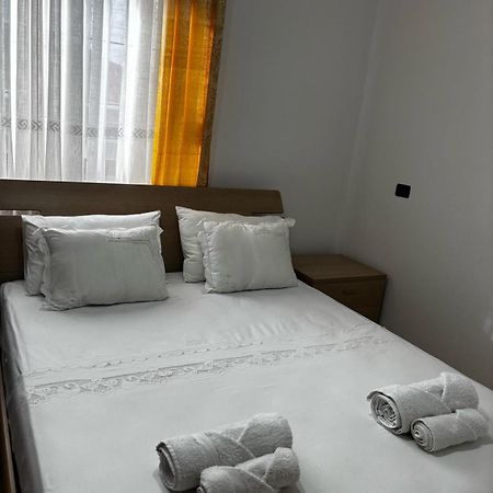 Guest House Adi Hoxha Berat Luaran gambar