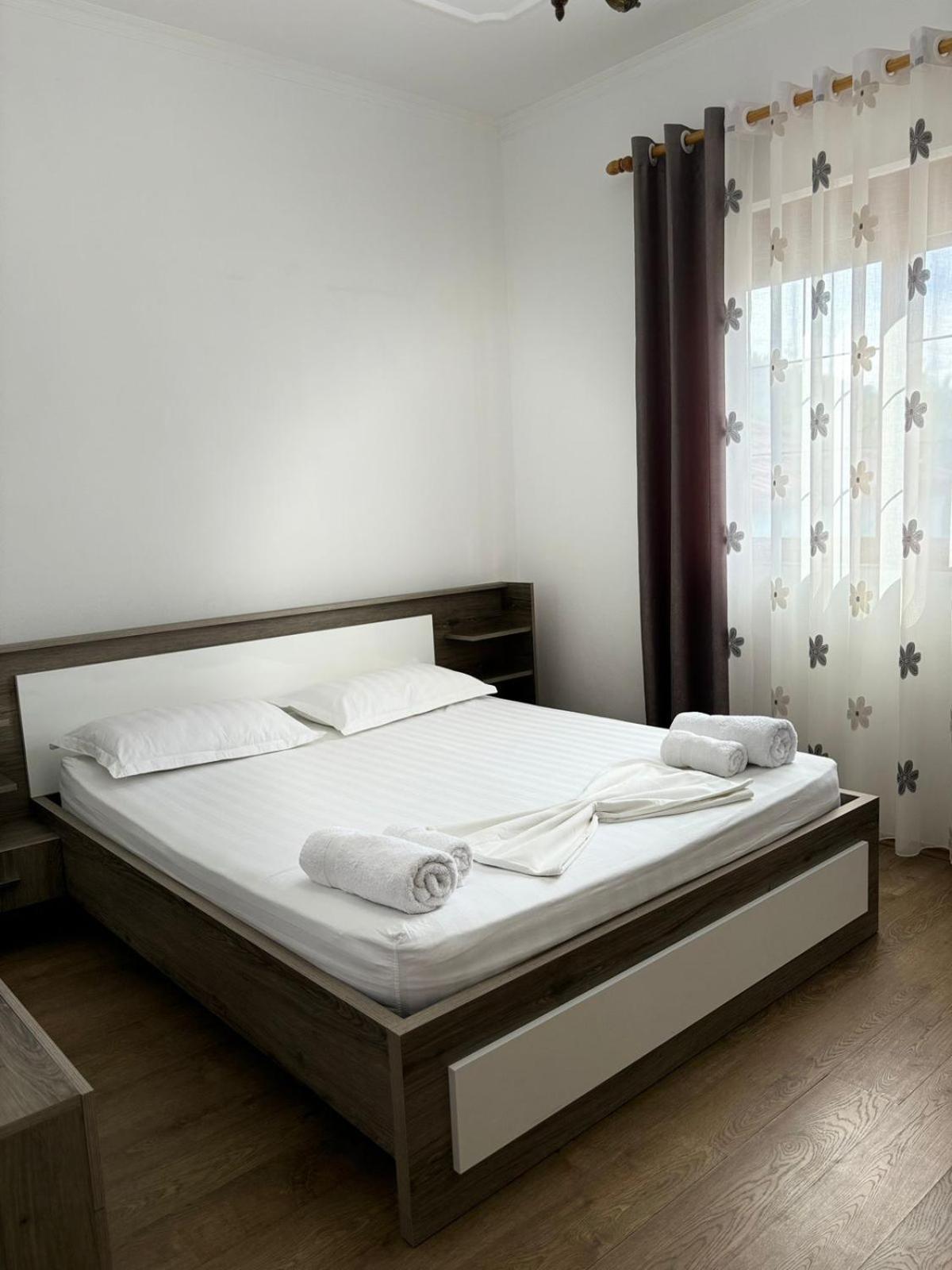 Guest House Adi Hoxha Berat Luaran gambar