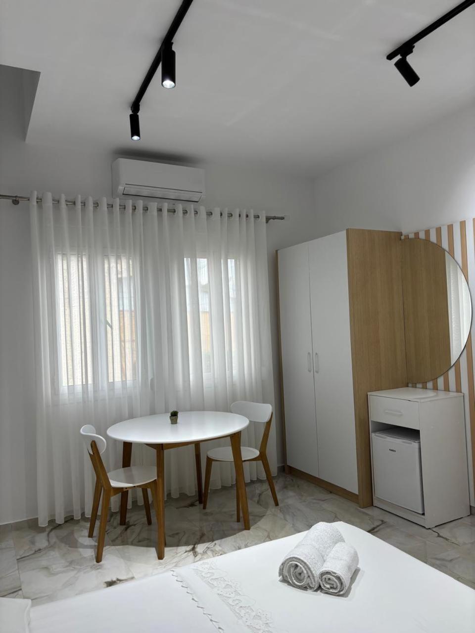 Guest House Adi Hoxha Berat Luaran gambar