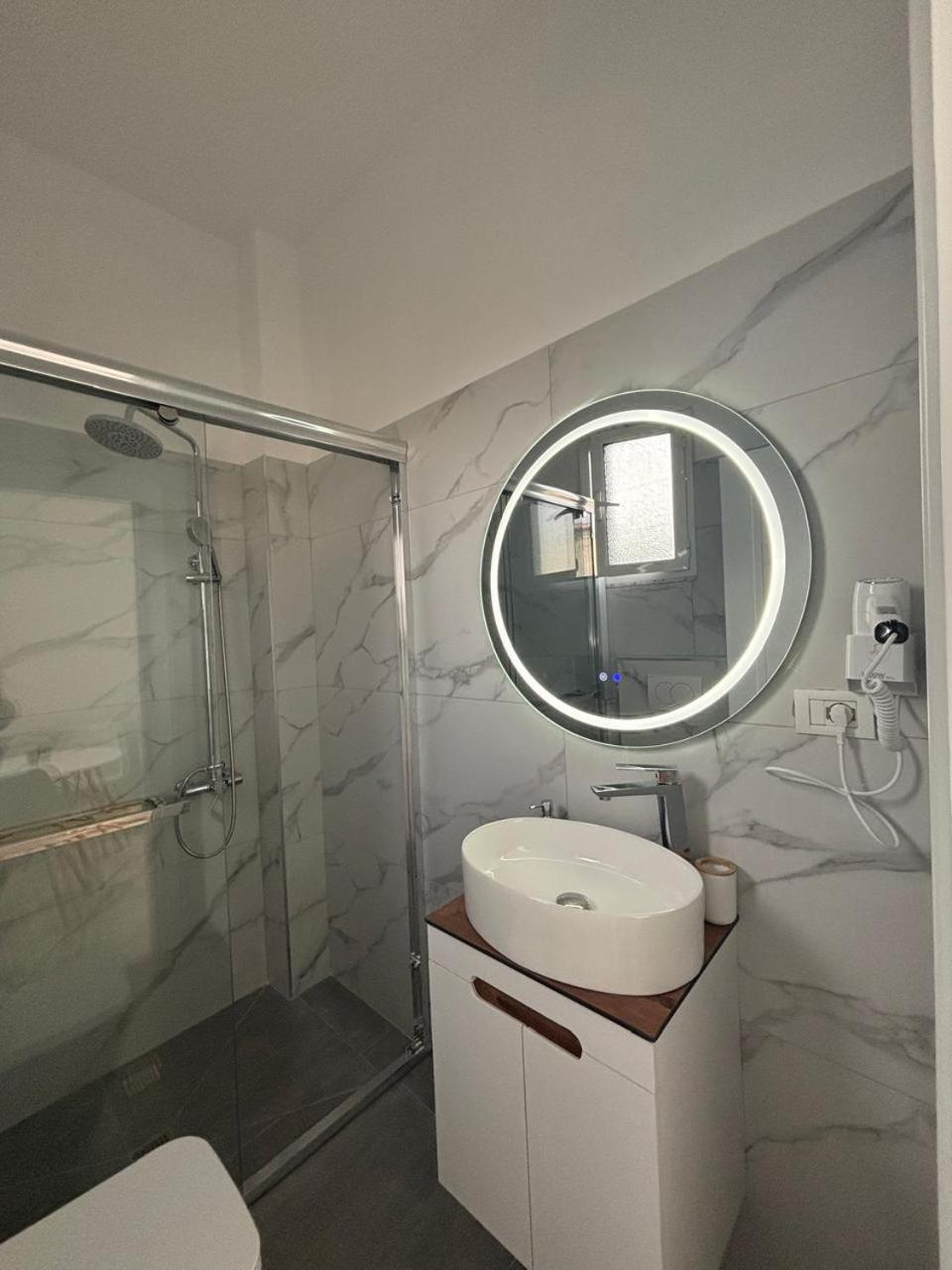 Guest House Adi Hoxha Berat Luaran gambar