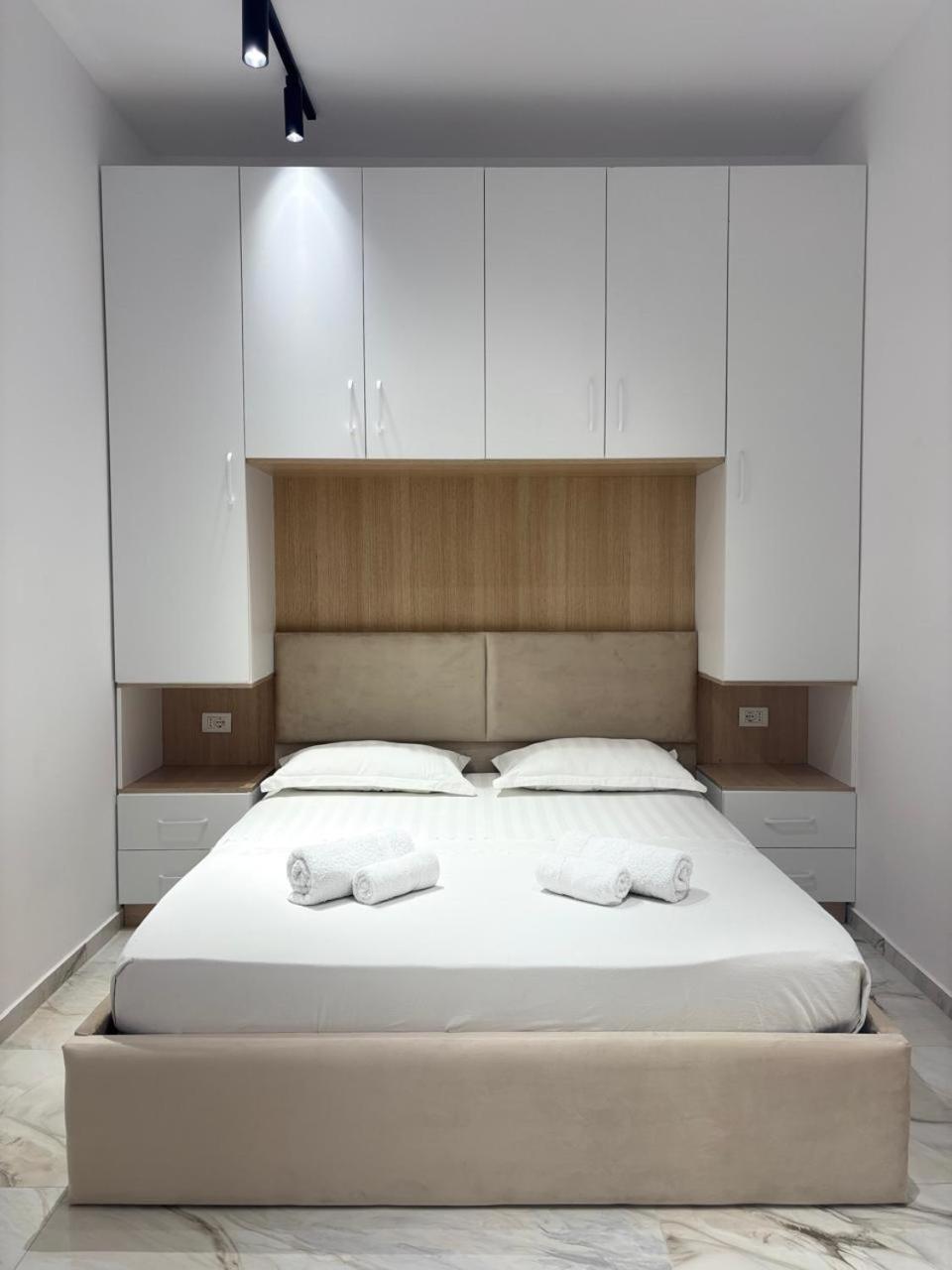 Guest House Adi Hoxha Berat Luaran gambar