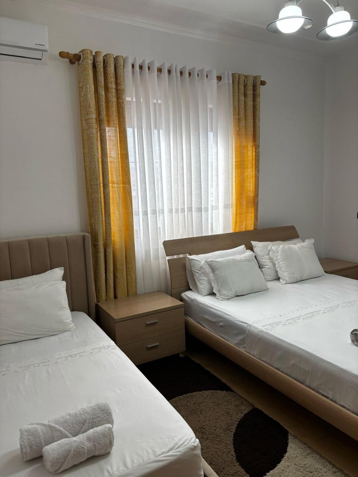 Guest House Adi Hoxha Berat Luaran gambar