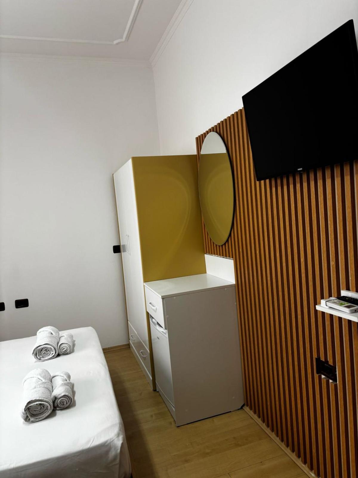 Guest House Adi Hoxha Berat Luaran gambar