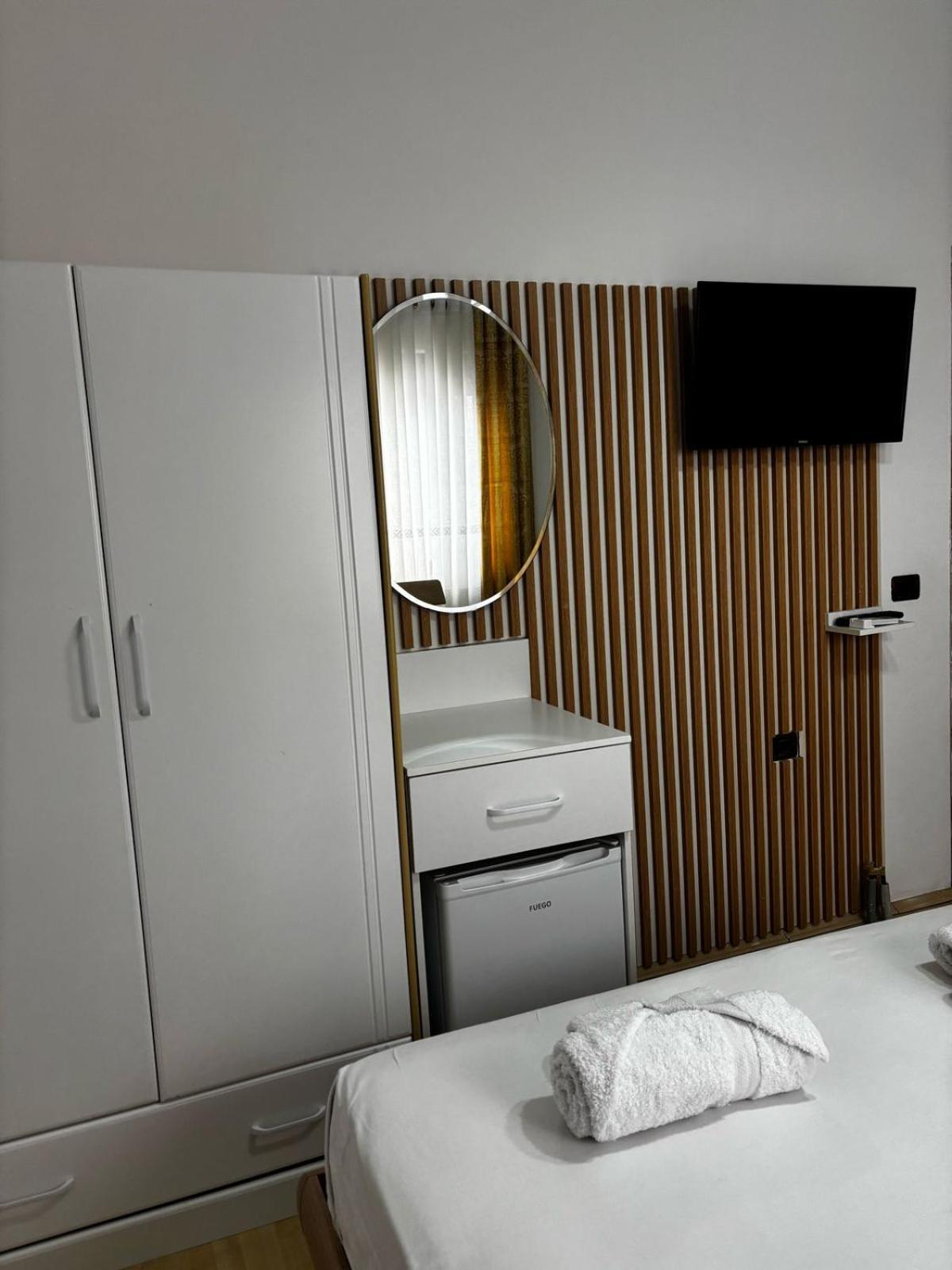 Guest House Adi Hoxha Berat Luaran gambar